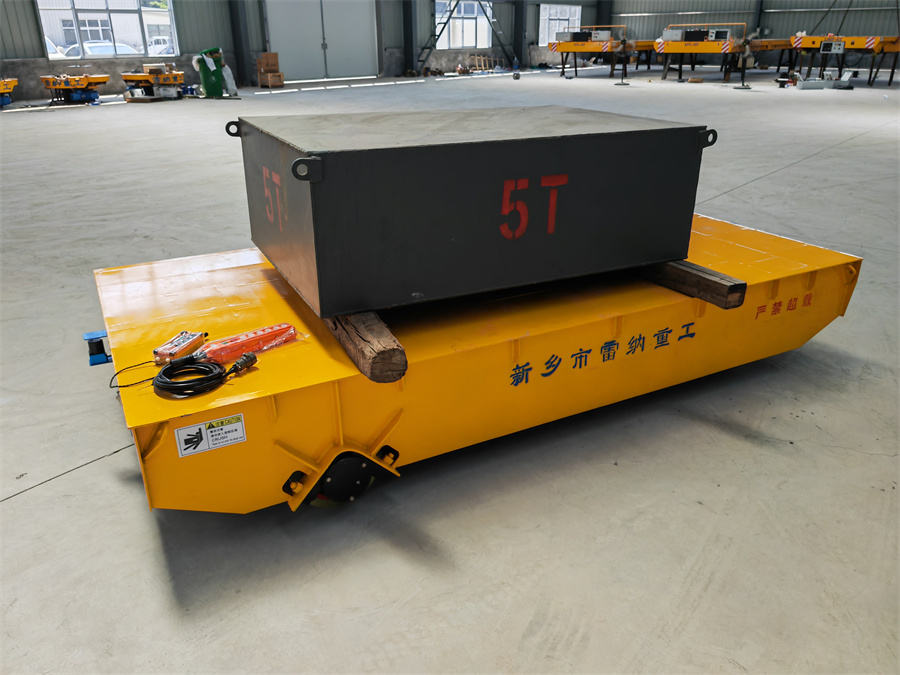 小尺寸小噸位無軌車02