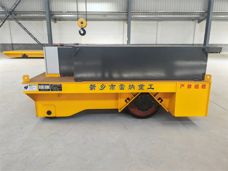 蓄電池供電60噸牽引車08